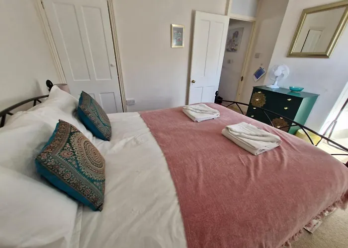 Magdala Cottage -Village Location- Dog Friendly
