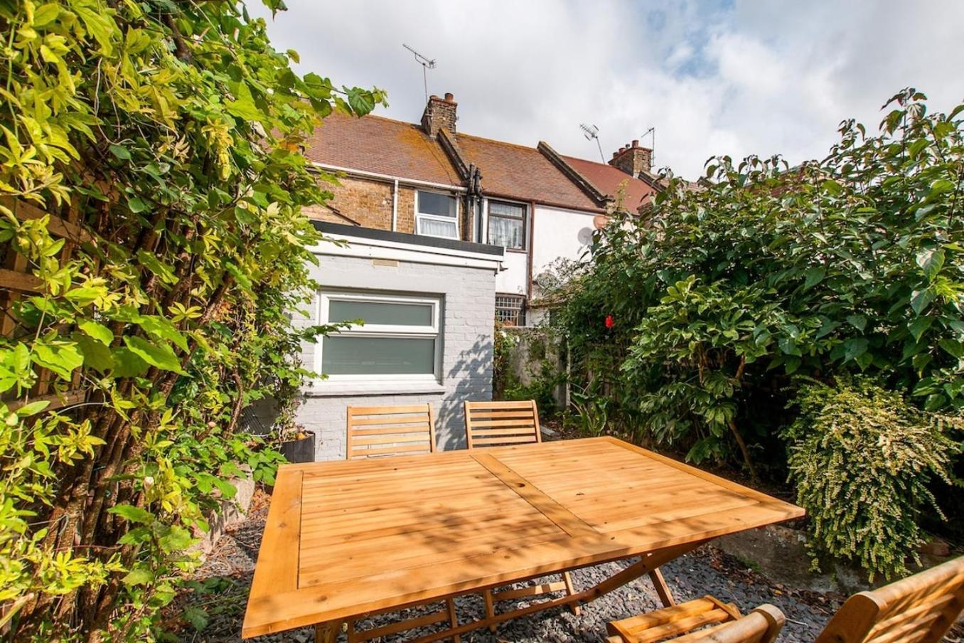 Magdala -village Location- Dog Friendly